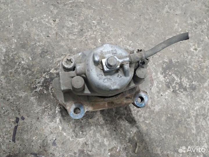 Суппорт передний левый Opel Vectra C C Z22SE 2003