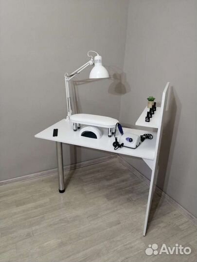Стол для маникюра 