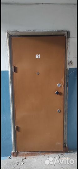 Входная металлическая дверь б/у