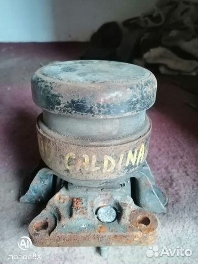 Подушка двигателя Toyota Caldina