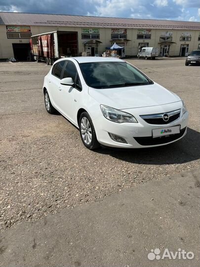 Opel Astra 1.6 МТ, 2011, 198 000 км