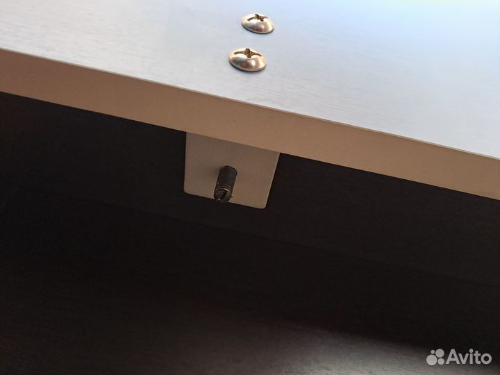 Экран- перегородка настольная