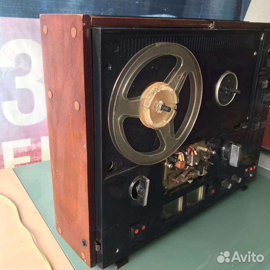 Катушечный магнитофон