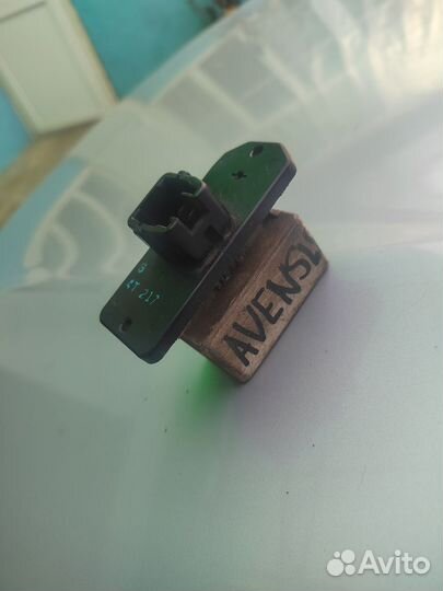 Резистор печки на Тойота Авенсис 1