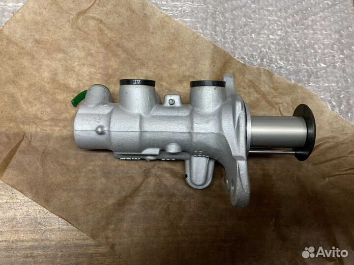 Главный тормозной цилиндр Vag 8v1611021b