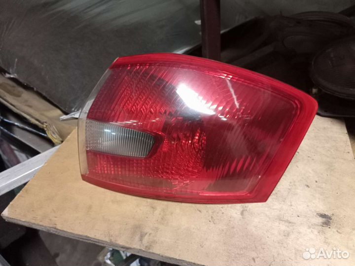 Фонарь задний правый с кузова Ford Kuga 1 2008гв