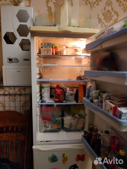 Холодильник бу indesit