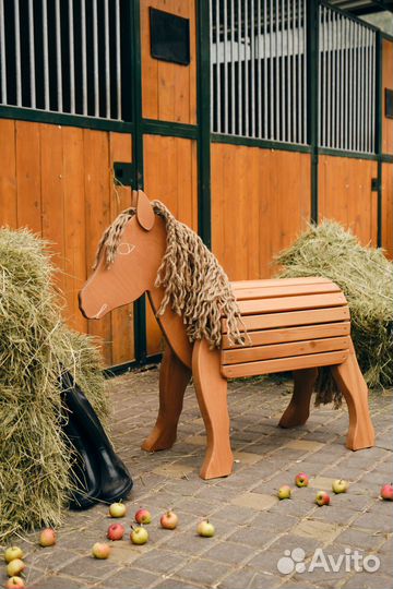 Лошадка из дерева