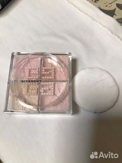 Пудра Givenchy Prisme Libre оттенок 03