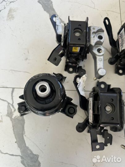 Камри v70-75 Подушки двигателя