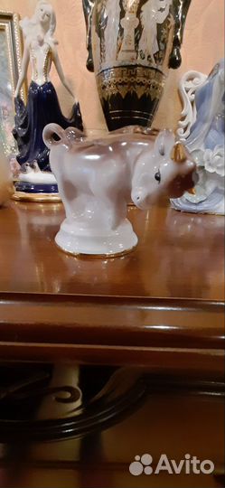 Бык фарфоровый. офз