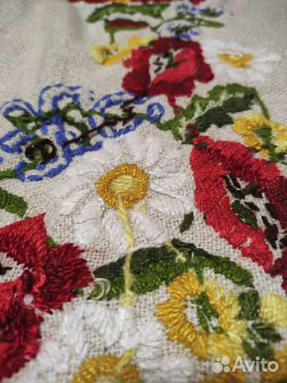 Скатерть кружевная с вышивкой
