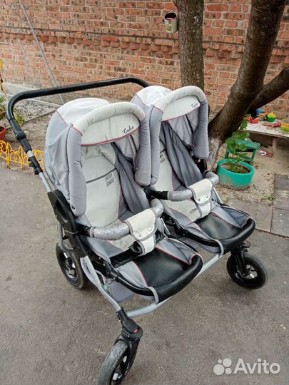 Коляска для двойни