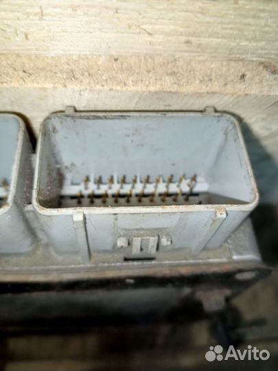 Блок управления двигателя Dodge Stratus 2002г 2,7л