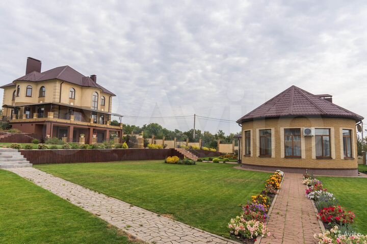 Коттедж 334 м² на участке 30 сот.