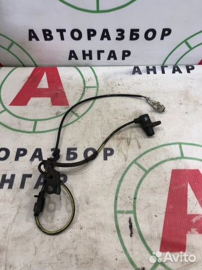 Датчик abs передний правый Toyota Avensis T25