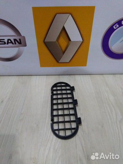 Клапан Решетка вентиляции салона Renault sandero