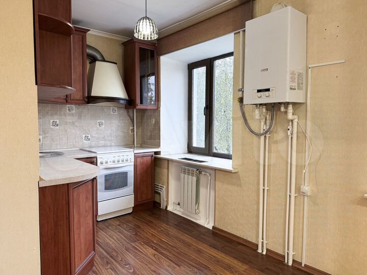 2-к. квартира, 64 м², 2/2 эт.