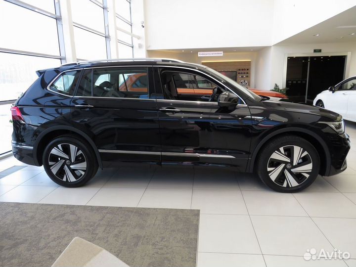 Volkswagen Tiguan 2.0 AMT, 2023, 1 км