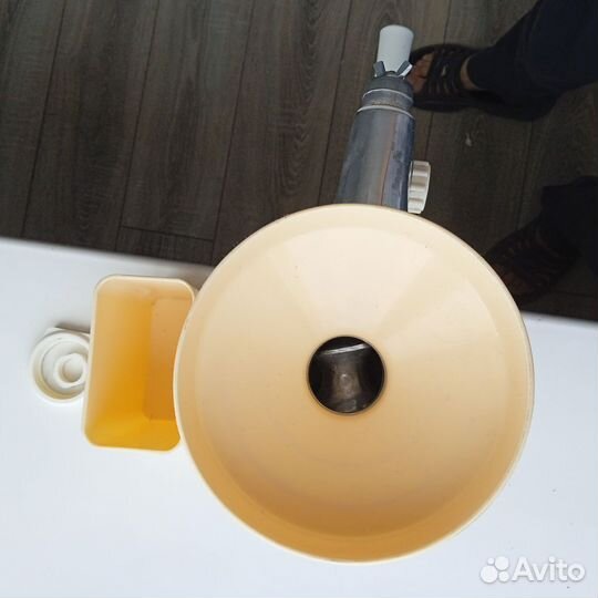 Шнековая ручная соковыжималка СССР