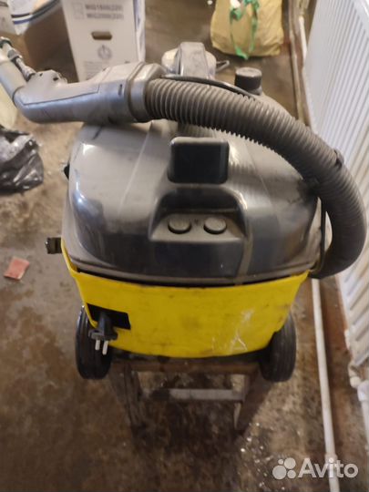 Моющий пылесос Karcher