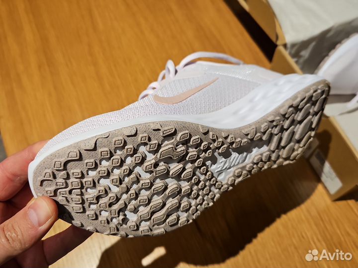 Кроссовки Nike revolution 6