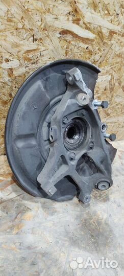 Ступица задняя левая Mercedes Benz W211