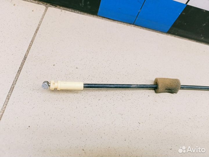 Трос открывания задней двери RAV 4 2013