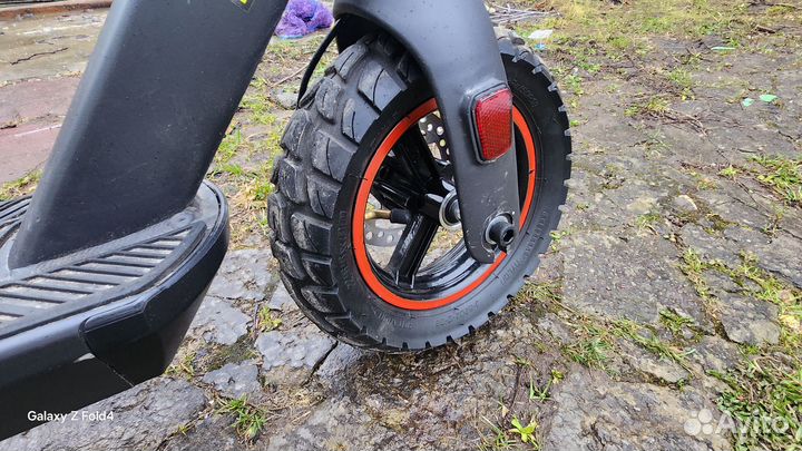 Электросамокат Tribe Maya