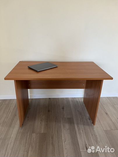Письменный стол