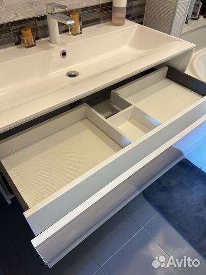 Тумба с раковиной для ванной подвесная