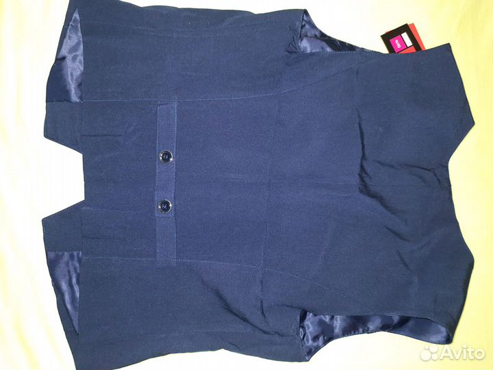 Школьный комплект жилетка+брюки,на рост 142-148