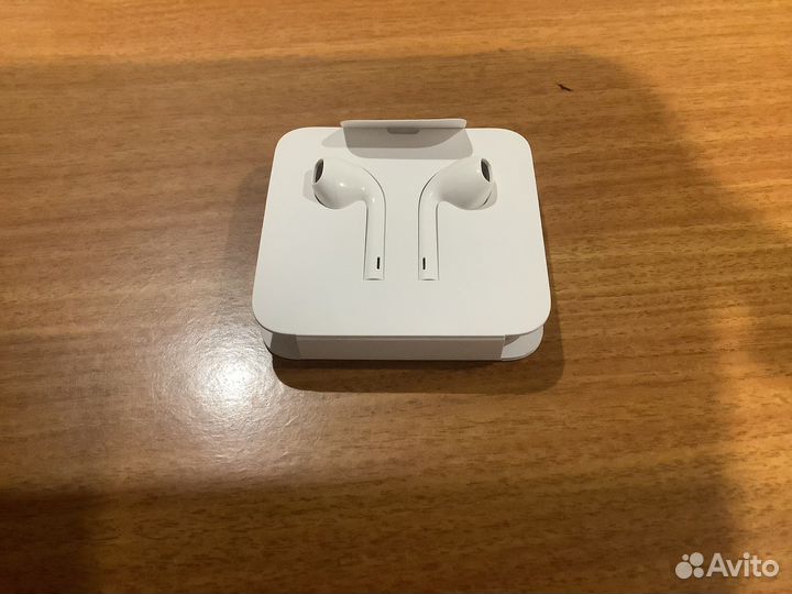 Наушники apple