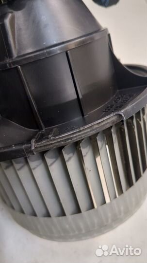 Двигатель отопителя Volvo XC90