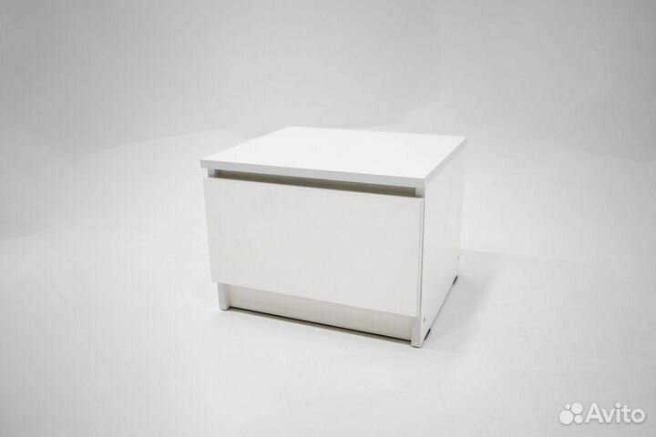 Тумба прикроватная белая