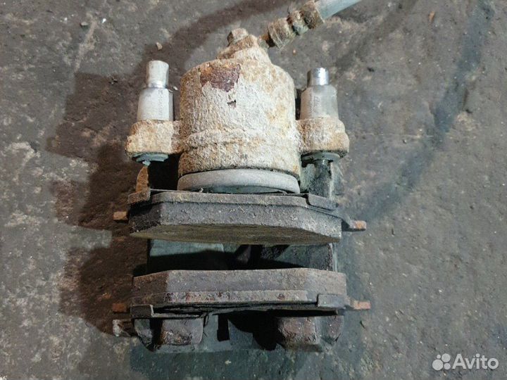 Суппорт передний правый шкода фабия 2