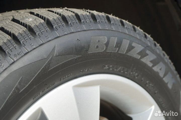 Bridgestone Blizzak Spike-02 SUV 235/65 R17 108T