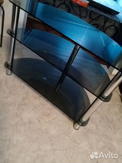 Стеклянная тумба под тв
