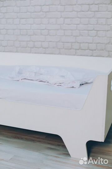 Детская кровать с бортом