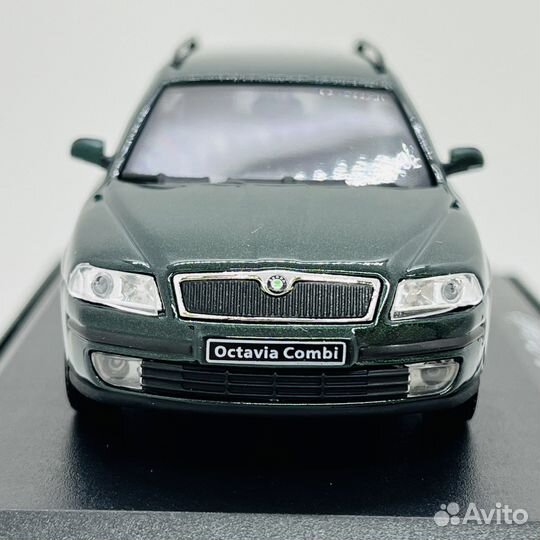 Skoda Octavia Combi green 2004 Abrex 1:43