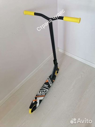 Новый трюковой самокат с цветными колесами