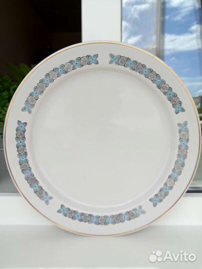 Блюдо фарфоровое большое