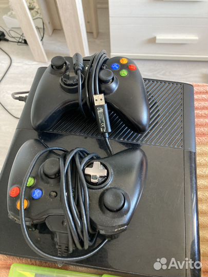 Xbox 360 250gb +2 джойстика с зарядными+игры