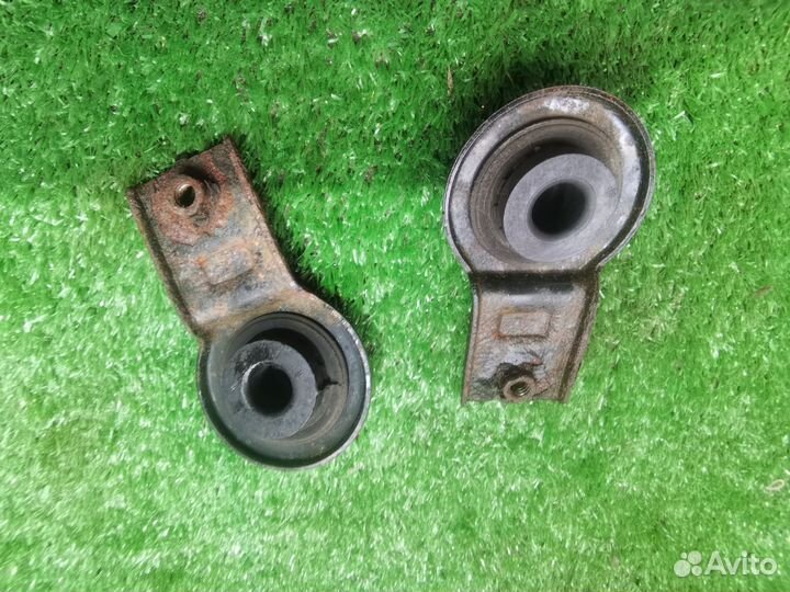 Кронштейн крепление радиатора kia cerato 1