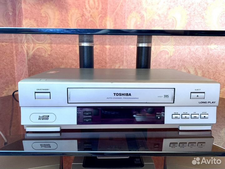 Видеомагнитофон Toshiba
