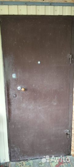 Дверь входная металлическая правая бу