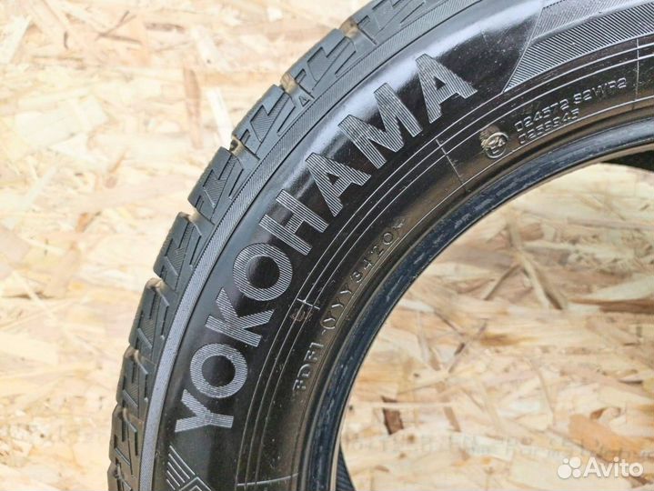 Yokohama Ice Guard IG50+ 215/60 R16 95Q