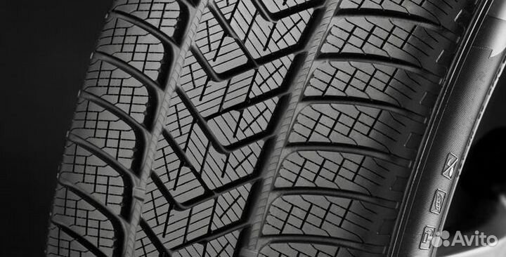 Pirelli Scorpion Winter 275/35 R22 104V