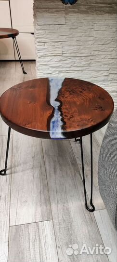 Журнальный столик из массива