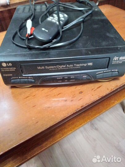 Видеомагнитофон LG rn830aw
